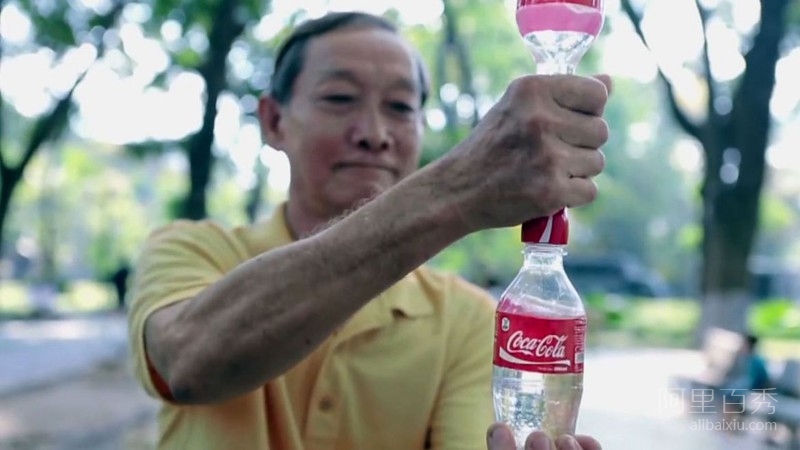 可乐瓶的二次生命，请转告你身边的人--阿里百秀