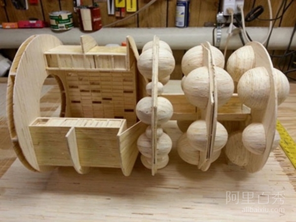 霸气老外用28.2万根火柴搭建国际空间站模型--阿里百秀