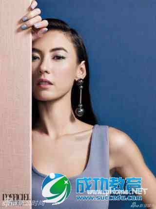 武大混血<a href=http://www.succedu.com/jiaoyuzixun/xiaohuanvshen/ target=_blank class=infotextkey>校花</a>火了 女星告诉你混血凭啥这么美私房照片个人资料微信QQ微博账号