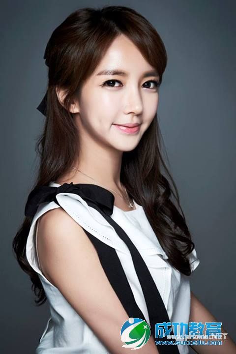 韩国<a href=http://www.succedu.com/jiaoyuzixun/xiaohuanvshen/ target=_blank class=infotextkey>美女</a>教师朴贤善私房写真