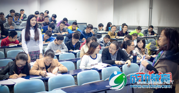 西安高校<a href=http://www.succedu.com/jiaoyuzixun/xiaohuanvshen/ target=_blank class=infotextkey>校花</a>大PK <a href=http://www.succedu.com/jiaoyuzixun/xiaohuanvshen/ target=_blank class=infotextkey>美女</a>萌妹外表学霸心私房照片个人资料微信QQ微博账号