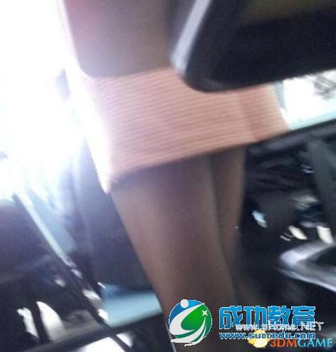 盘点那些爱穿黑丝袜的<a href=http://www.succedu.com/jiaoyuzixun/xiaohuanvshen/ target=_blank class=infotextkey>美女</a>老师们