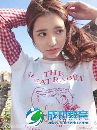 武大混血<a href=http://www.succedu.com/jiaoyuzixun/xiaohuanvshen/ target=_blank class=infotextkey>校花</a>火了 女星告诉你混血凭啥这么美私房照片个人资料微信QQ微博账号