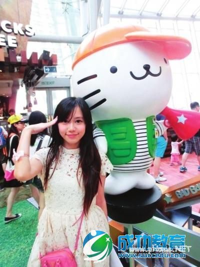 福建卧蚕<a href=http://www.succedu.com/jiaoyuzixun/xiaohuanvshen/ target=_blank class=infotextkey>美女</a>老师网络爆红 卧蚕<a href=http://www.succedu.com/jiaoyuzixun/xiaohuanvshen/ target=_blank class=infotextkey>美女</a>女神张