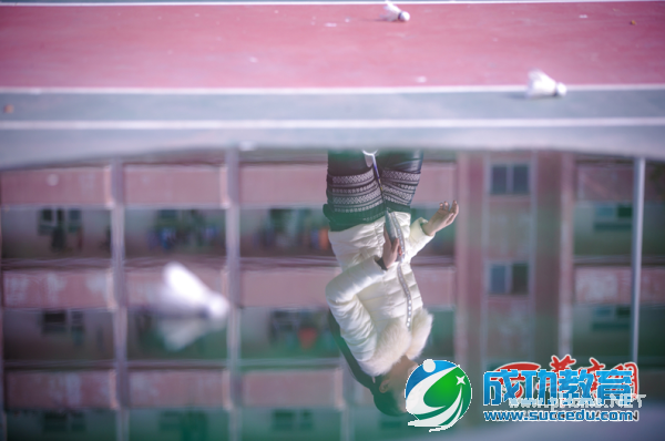 西安高校<a href=http://www.succedu.com/jiaoyuzixun/xiaohuanvshen/ target=_blank class=infotextkey>校花</a>大PK <a href=http://www.succedu.com/jiaoyuzixun/xiaohuanvshen/ target=_blank class=infotextkey>美女</a>萌妹外表学霸心私房照片个人资料微信QQ微博账号