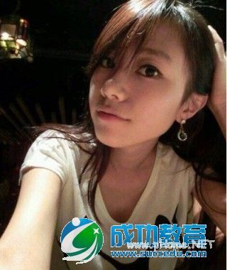 福建卧蚕<a href=http://www.succedu.com/jiaoyuzixun/xiaohuanvshen/ target=_blank class=infotextkey>美女</a>老师网络爆红 卧蚕<a href=http://www.succedu.com/jiaoyuzixun/xiaohuanvshen/ target=_blank class=infotextkey>美女</a>女神张