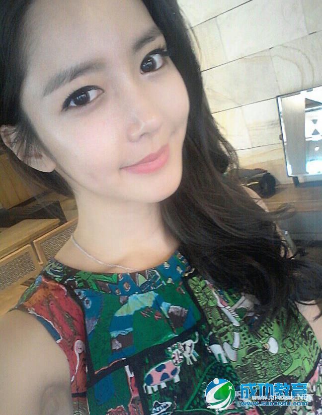 朴贤善诱人无比的S腰曲线爆乳翘臀非常的性感图