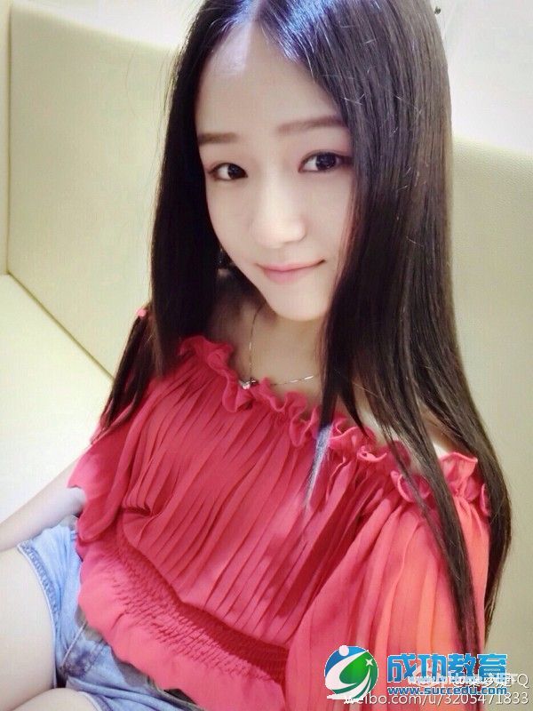 湖南第一师范学院<a href=http://www.succedu.com/jiaoyuzixun/xiaohuanvshen/ target=_blank class=infotextkey>校花</a>秦梦婕私房照片个人资料微信QQ微博账号
