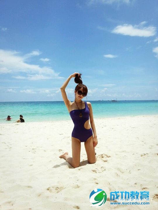 韩国<a href=http://www.succedu.com/jiaoyuzixun/xiaohuanvshen/ target=_blank class=infotextkey>美女</a>教师朴贤善私房写真