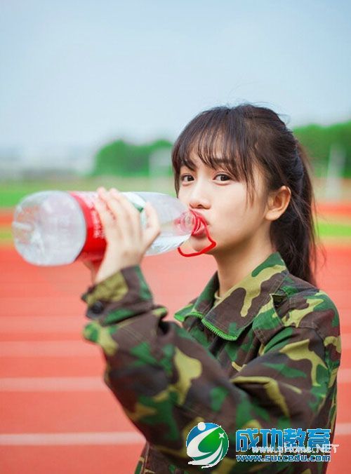 浙江大学城市学院<a href=http://www.succedu.com/jiaoyuzixun/xiaohuanvshen/ target=_blank class=infotextkey>校花</a>蔡卓音私房照片个人资料微信QQ微博账号