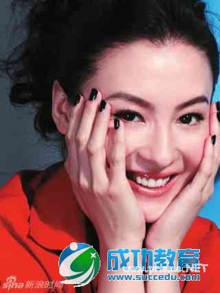 武大混血<a href=http://www.succedu.com/jiaoyuzixun/xiaohuanvshen/ target=_blank class=infotextkey>校花</a>火了 女星告诉你混血凭啥这么美私房照片个人资料微信QQ微博账号