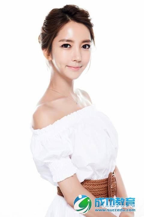 朴贤善诱人无比的S腰曲线爆乳翘臀非常的性感图