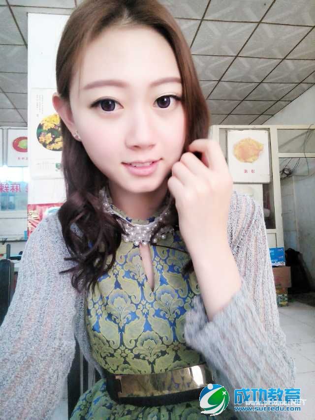 郑州师范学院<a href=http://www.succedu.com/jiaoyuzixun/xiaohuanvshen/ target=_blank class=infotextkey>校花</a>朱文华私房照片个人资料微信QQ微博账号