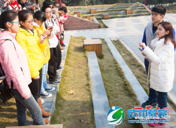 西安高校<a href=http://www.succedu.com/jiaoyuzixun/xiaohuanvshen/ target=_blank class=infotextkey>校花</a>大PK <a href=http://www.succedu.com/jiaoyuzixun/xiaohuanvshen/ target=_blank class=infotextkey>美女</a>萌妹外表学霸心私房照片个人资料微信QQ微博账号