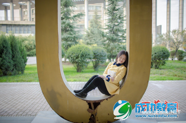 西安高校<a href=http://www.succedu.com/jiaoyuzixun/xiaohuanvshen/ target=_blank class=infotextkey>校花</a>大PK <a href=http://www.succedu.com/jiaoyuzixun/xiaohuanvshen/ target=_blank class=infotextkey>美女</a>萌妹外表学霸心私房照片个人资料微信QQ微博账号