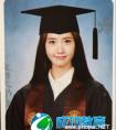 2015韩国留学资讯：韩国女星允儿大学毕业 穿学士服清纯可人