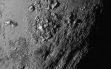 物理学家认为冥王星次表面海洋中潜藏着生命