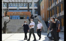 丰台区人大常委会主任张巨明到北京十二中钱学森学校调研指导秋季学期开学工作