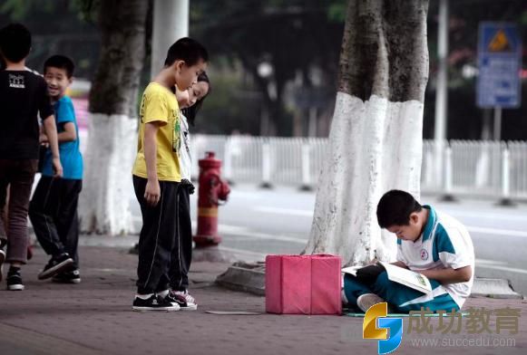 乞讨家庭的孩子考上重点大学,这事只能出现在善良的广州