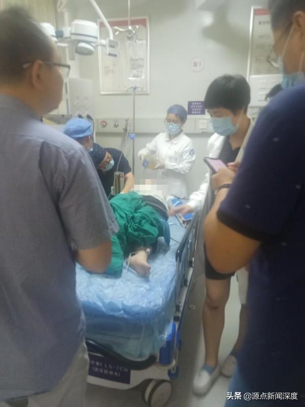 浙江16岁女生开学第一天坠楼身亡,警方排除他杀,家人称事前曾被4男生抬上楼顶遭警方否认