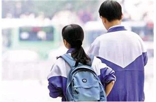 “养个漂亮闺女太糟心”，女儿越长越好看，却成了全家的心病