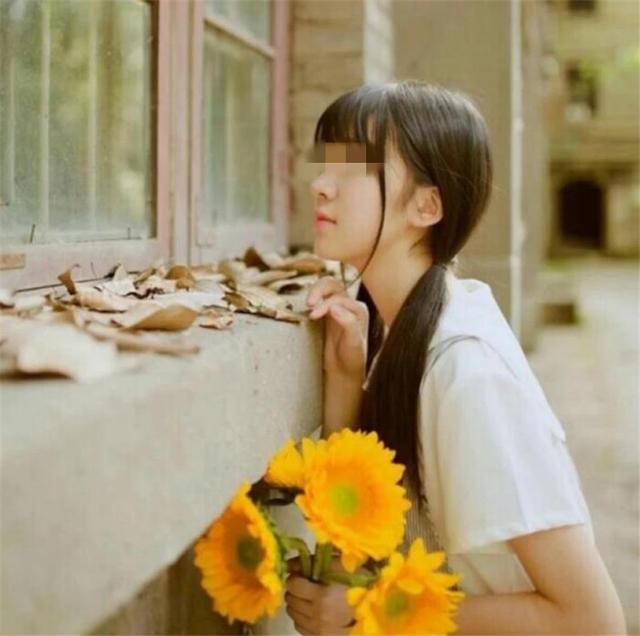 “养个漂亮闺女太糟心”，女儿越长越好看，却成了全家的心病