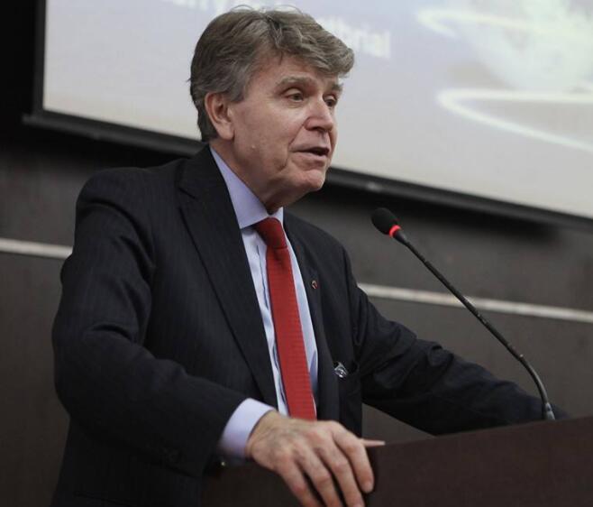 王毅外长直言：中美不是权力之争，而是美国站历史错误的一边