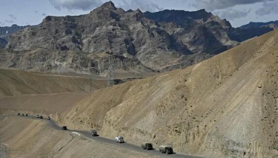 印军山地战部队已拉响最高警报！陆续向中印边境屯集重兵