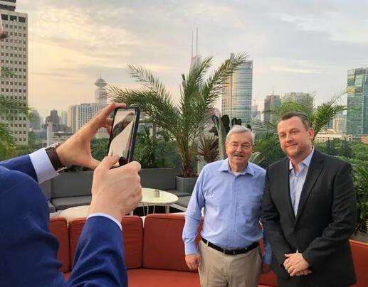 突发！美驻华大使提前卸任，特朗普要求他回国助选！