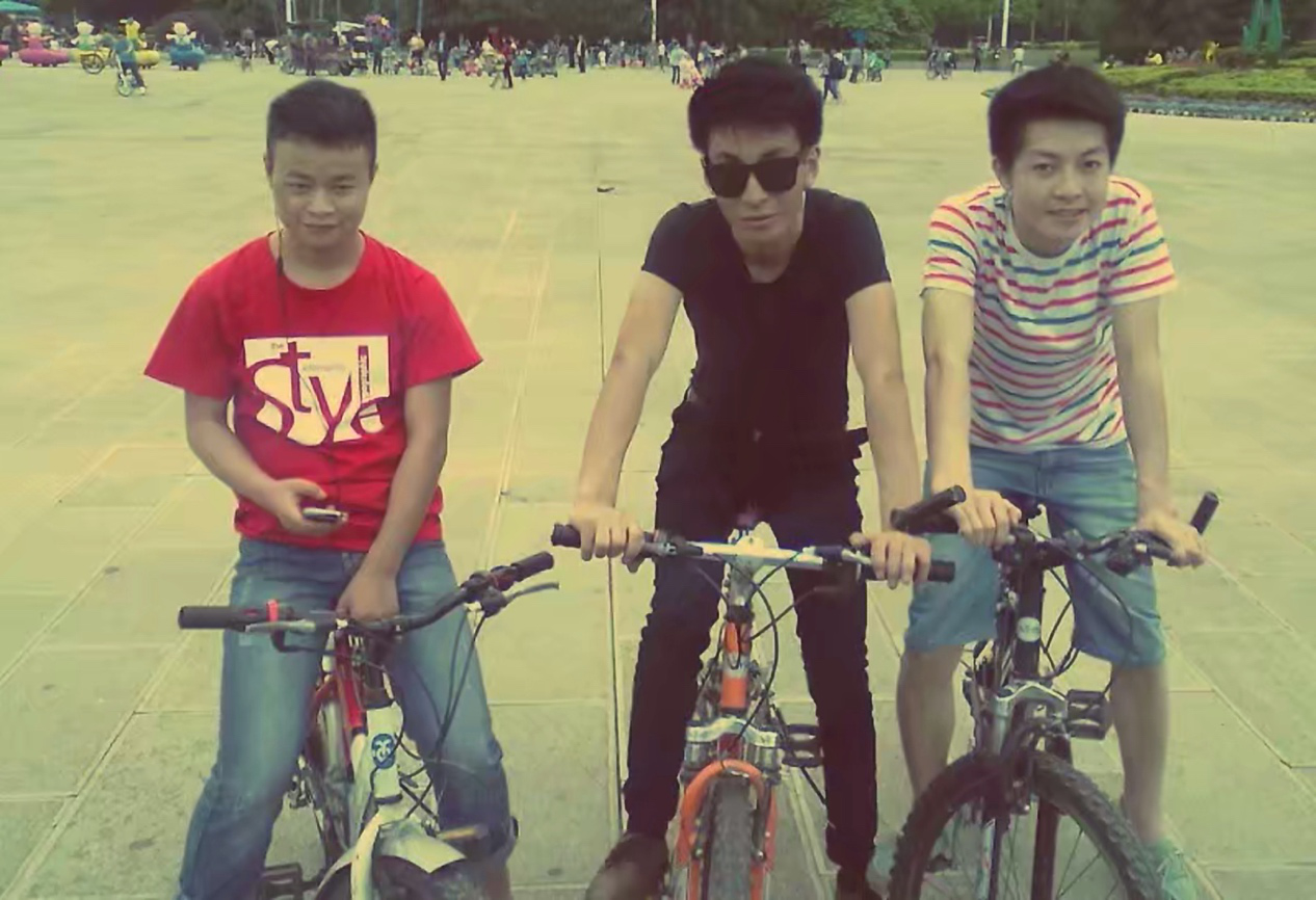 火了！90后男孩冰川上的办公位火了，这个办公位真是又大又美