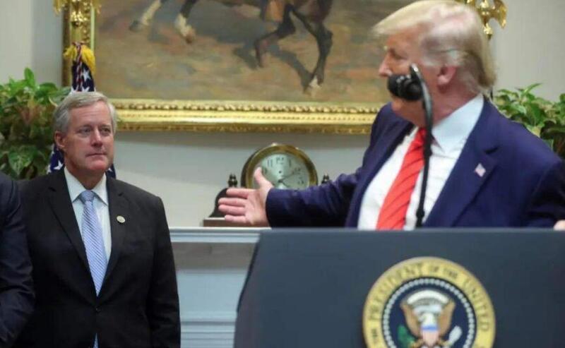 悼念金斯伯格时现场混乱，民众呼声：赶特朗普下台！