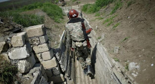 亚美尼亚宣称：纳卡部队已摧毁阿塞拜疆137辆装甲车辆！