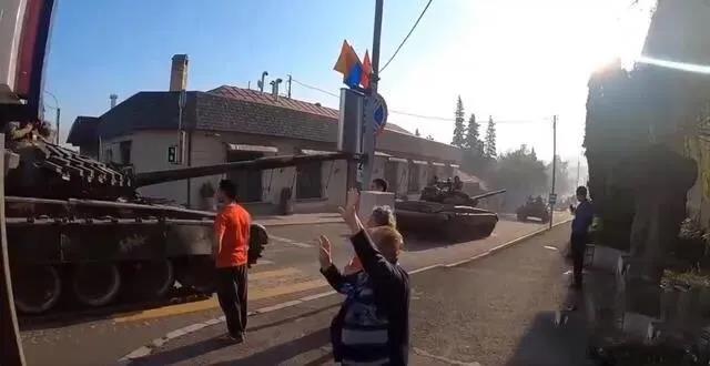 阿塞拜疆无人机空袭亚美尼亚士兵 尸体残肢散落一地