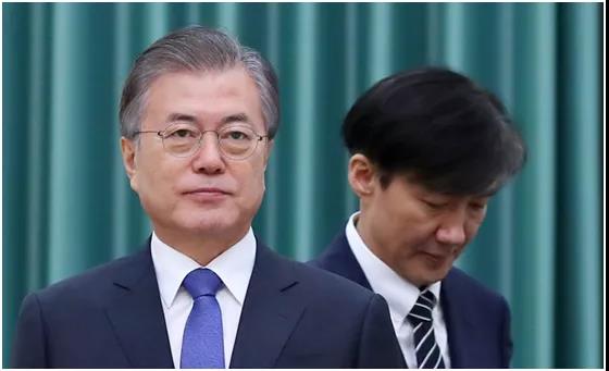 一个管不住丈夫，一个管不住儿子？文在寅被女亲信接连“插刀”