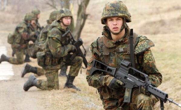 军队大量武器弹药离奇被盗后，德国街头出现“武器归还箱”