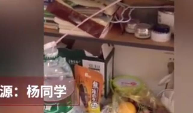 懒是进步的第一生产力！体育生用2米长吸管床上喝水