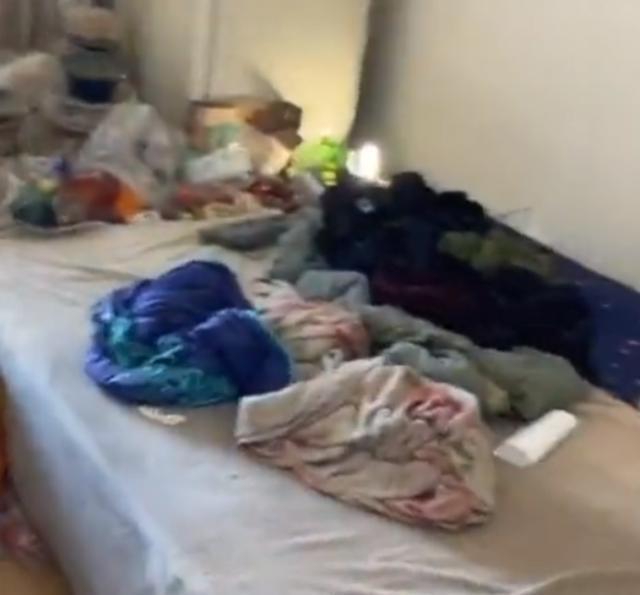 心塞!男租客退房后屋里垃圾半人高 怎么会有这种人?