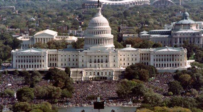 特朗普团队已申请威斯康星重新计票 有关部门已收取300万美元