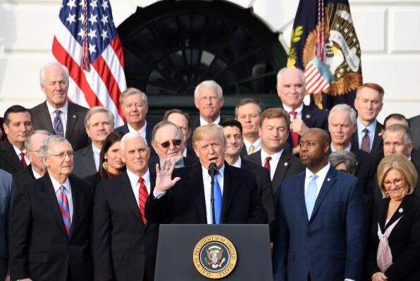 特朗普依然“死守白宫” 身边已经有幕僚妥协了！