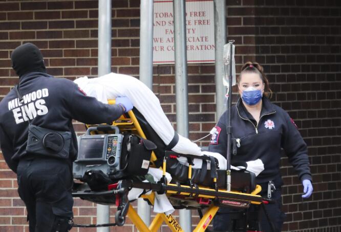 高能预警！成千上万美国大学生未检测就返乡，