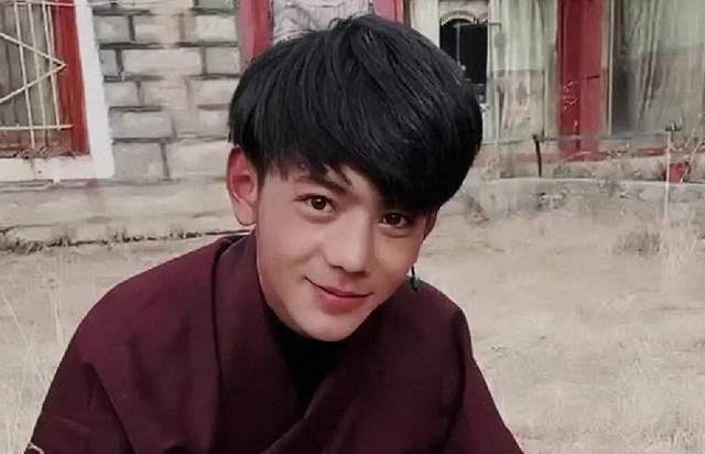 Battle!四川日报让丁真玩够早点回家 各省“大混斗”