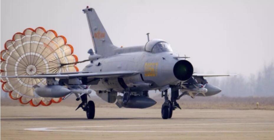 中印摩擦后 中方换装更先进战机 是中国空军首款装备AESA雷达的战斗机