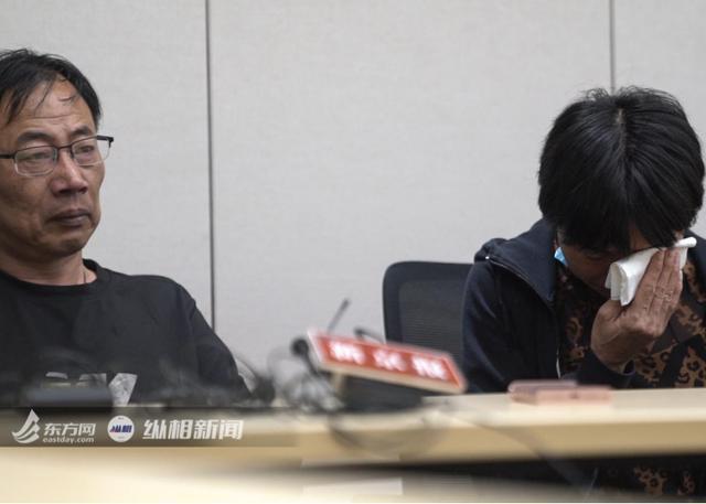 泪目!上海杀妻焚尸案受害者家属发声 要看着女儿照片才能睡