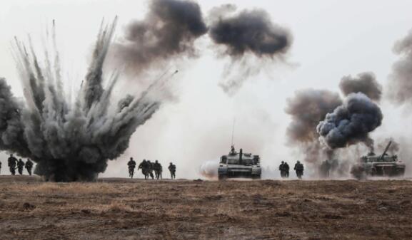 台名嘴灵魂发问 “解放军打来你怎么办？”年轻人回答：投降!