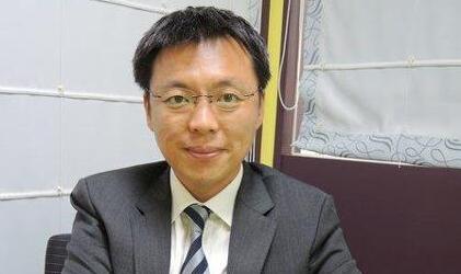 台名嘴灵魂发问 “解放军打来你怎么办？”年轻人回答：投降!