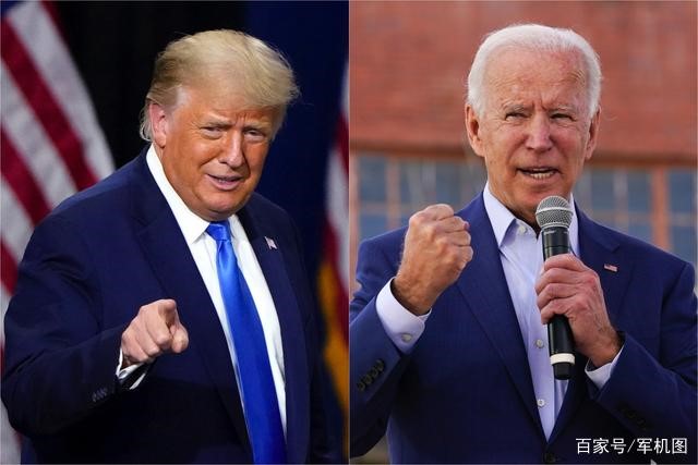 拜登公开接种新冠疫苗 并在接种完疫苗后与护士碰肘