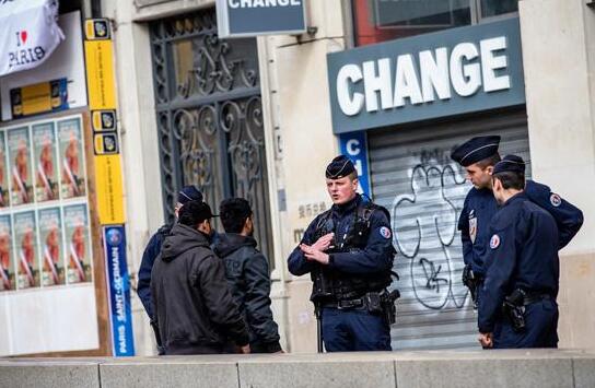 疫情封城后的伦敦惨不忍睹，这五个细节很意味深长！