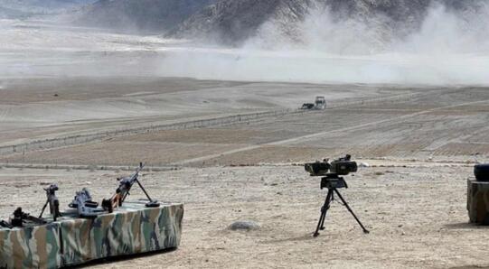 印陆军司令视察班公湖前线 解放军驻地近在咫尺！