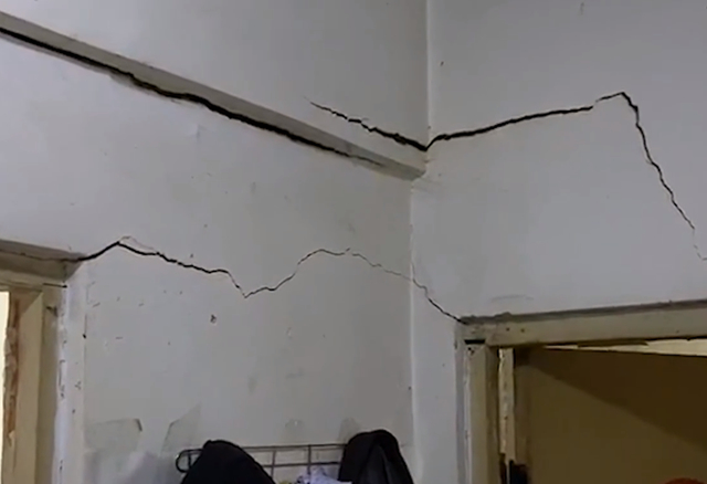 真房子塌了!男子元旦家中聚餐遇地面坍塌