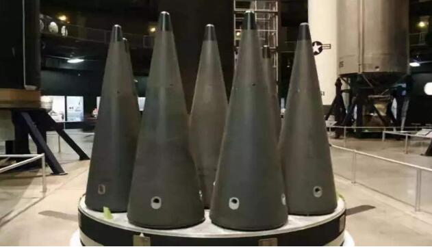 金正恩提及阅兵神秘导弹：是朝鲜核打击的一张王牌